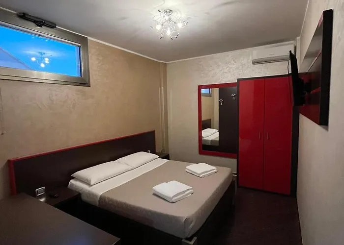 Monti בית הארחה *