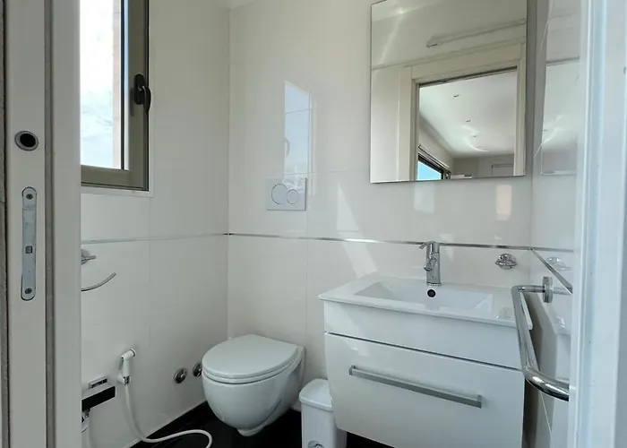 Monti בית הארחה פורטו צ'זראו